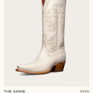 Annie Tecovas in Bone, size 6. New condition!